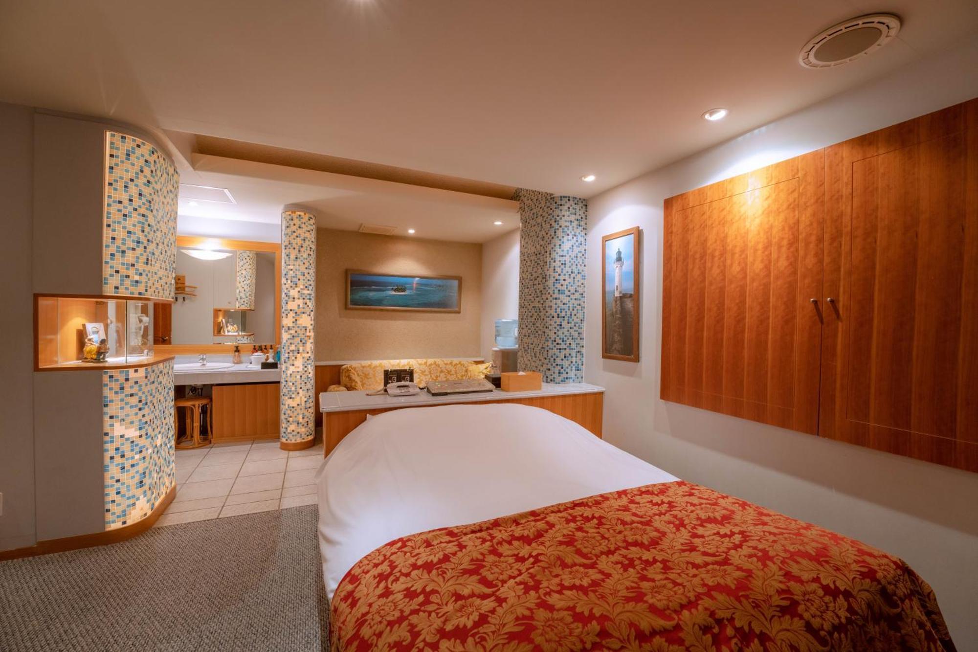 Eight Prince Hotel -Adult Only- Токорозава Екстериор снимка