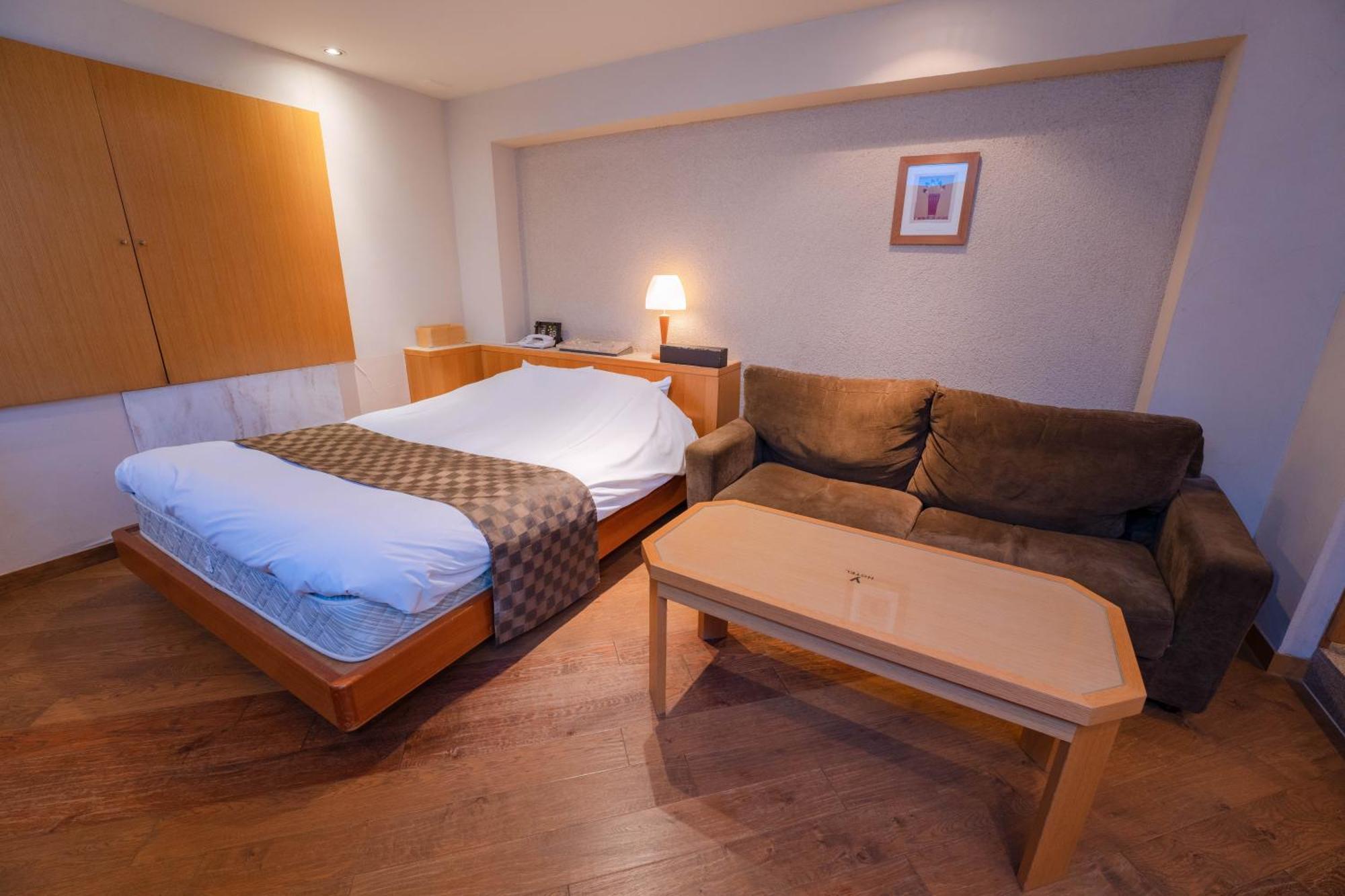 Eight Prince Hotel -Adult Only- Токорозава Екстериор снимка