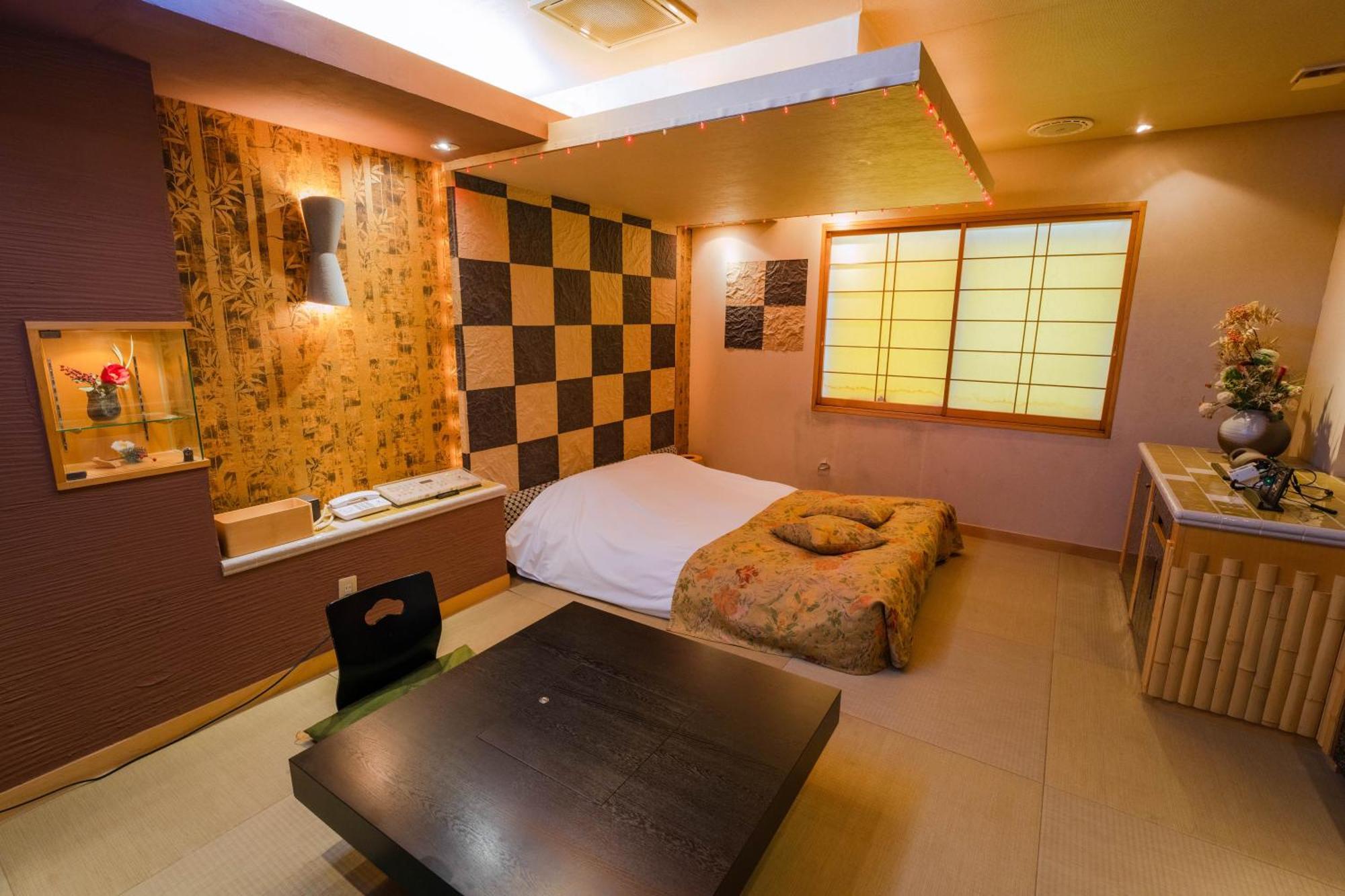 Eight Prince Hotel -Adult Only- Токорозава Екстериор снимка