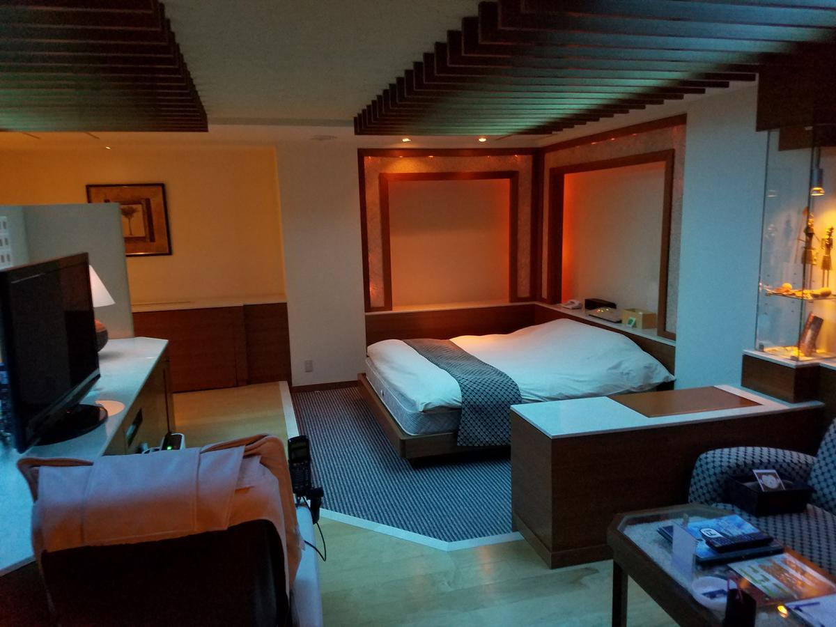 Eight Prince Hotel -Adult Only- Токорозава Екстериор снимка