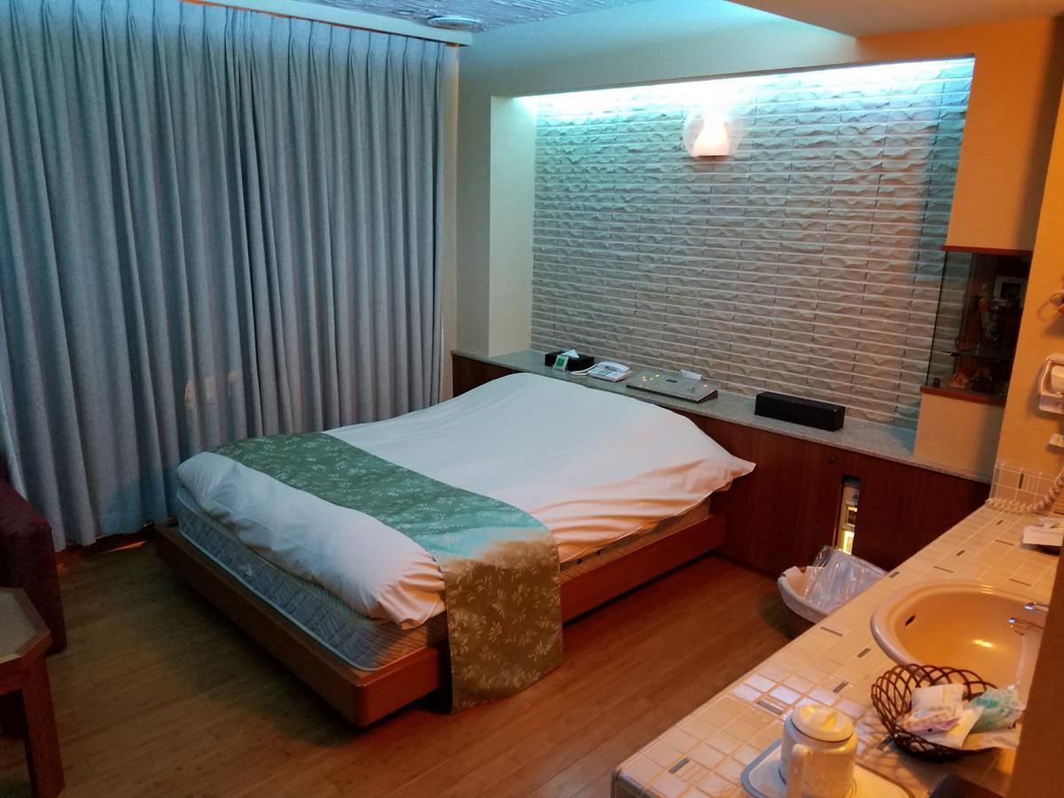 Eight Prince Hotel -Adult Only- Токорозава Екстериор снимка